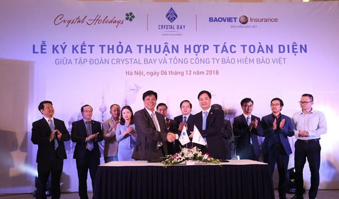 Lễ ký kết hợp tác toàn diện giữa Tập Crystal Bay và Tcty Bảo hiểm Bảo Việt - Anh 2