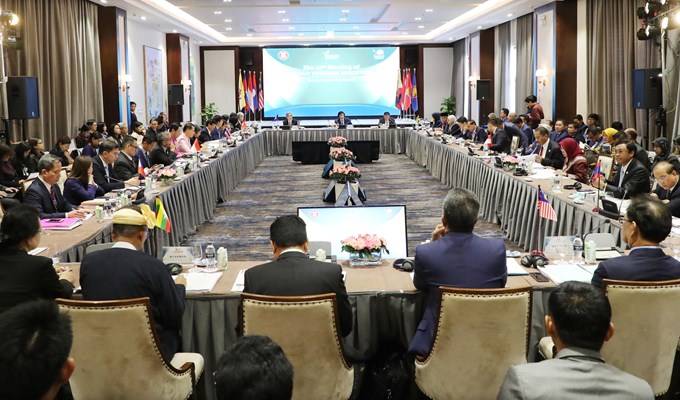 Hội nghị Bộ trưởng Du lịch ASEAN: Tháo gỡ rào cản, tăng cường hợp tác phát triển du lịch - Anh 2