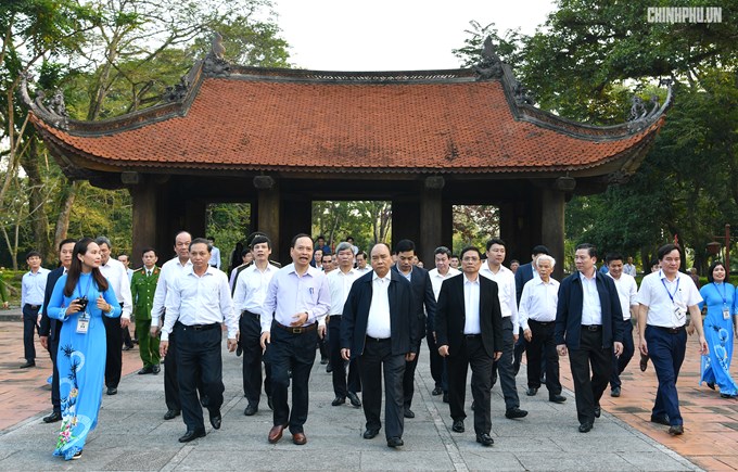 Thủ tướng thăm Khu di tích lịch sử quốc gia đặc biệt Lam Kinh - Anh 1