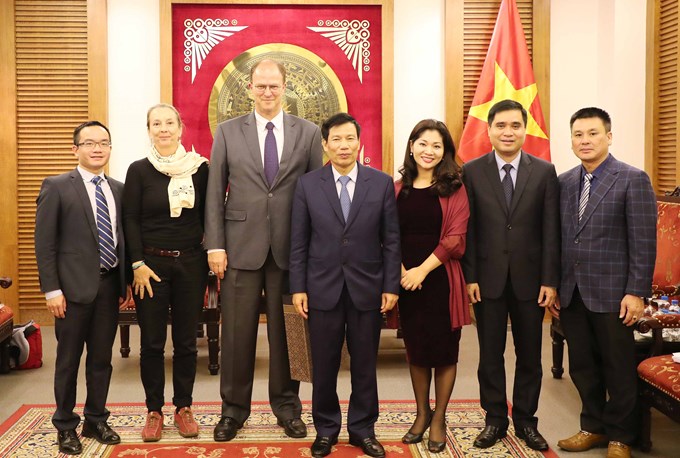 Bộ trưởng Nguyễn Ngọc Thiện tiếp Đại sứ Đức tại Việt Nam - Anh 3