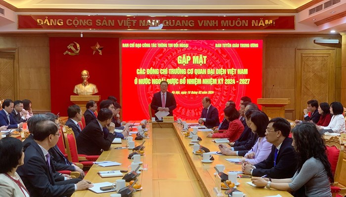 Nâng cao hiệu quả hoạt động của các trung tâm thông tin - văn hóa Việt Nam ở nước ngoài - Anh 3