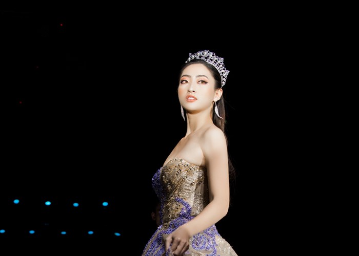“Cặp đôi” Hoa hậu Tiểu Vy, Lương Thùy Linh quyến rũ khó cưỡng - Anh 1