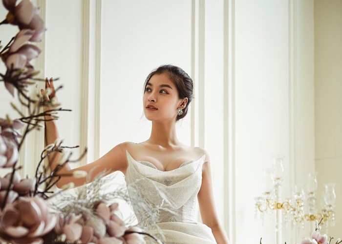Top 3 Miss World Việt Nam thử váy cưới bán đấu giá cho đêm nhạc gây quỹ vì Đà Nẵng - Anh 3