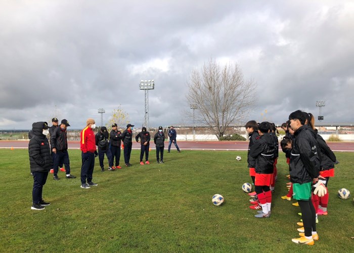 Đội tuyển bóng đá nữ Việt Nam có buổi tập thứ 3 tại Tây Ban Nha - Anh 2
