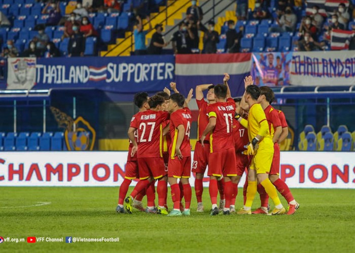 Thắng Thái Lan, U23 Việt Nam gặp Đông Timor ở bán kết - Anh 2