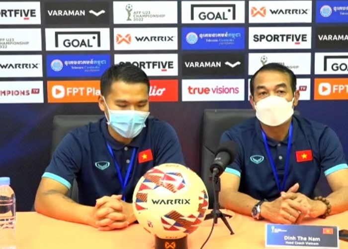 U23 Việt Nam đã thể hiện tinh thần quả cảm dù thiếu người - Anh 1