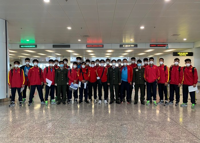 U17 Việt Nam bắt đầu hành trình “Vườn ươm tài năng bóng đá trẻ Việt Nam tại CHLB Đức” - Anh 1