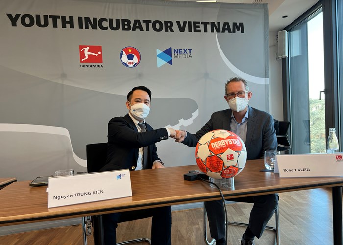 U17 Việt Nam bắt đầu hành trình “Vườn ươm tài năng bóng đá trẻ Việt Nam tại CHLB Đức” - Anh 3