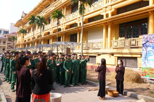 Bảo tàng lịch sử mở tour “Về thời Hồng Bàng” nhân Ngày Giỗ tổ Hùng Vương - Anh 1