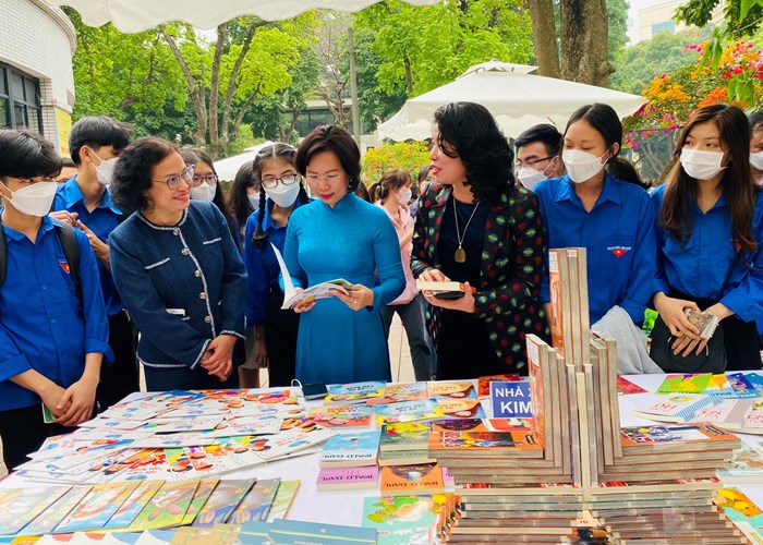 Hà Nội tổ chức nhiều hoạt động hưởng ứng Ngày Sách và Văn hóa đọc Việt Nam - Anh 1
