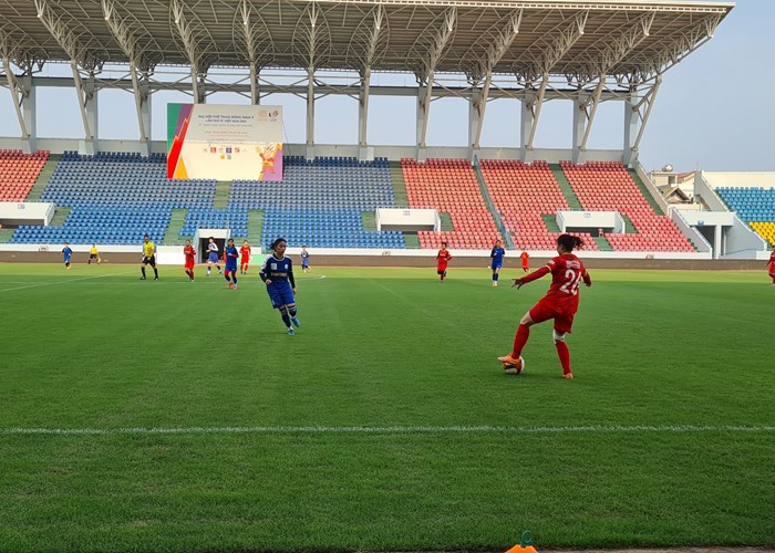 Đội tuyển nữ Việt Nam đá giao hữu với Than KSVN trước khi dự SEA Games 31 - Anh 2