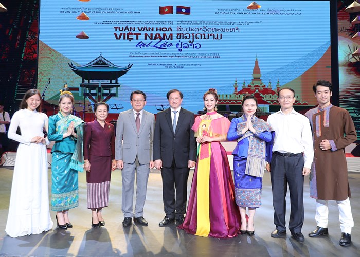 Tổng duyệt chương trình nghệ thuật trong Tuần Văn hóa Việt Nam tại Lào - Anh 5