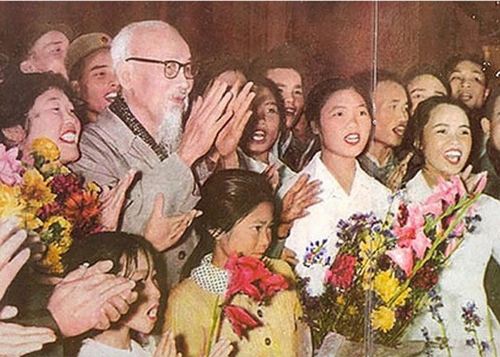 Kỷ niệm 77 năm Ngày Truyền thống Ngành Văn hóa (28.8.1945 - 28.8.2022): Tư tưởng Chủ tịch Hồ Chí Minh về văn hóa - Anh 2