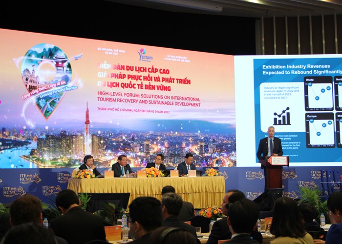 Bộ trưởng Nguyễn Văn Hùng: “Tư duy lại, hành động mới” để phát triển bền vững thị trường khách du lịch quốc tế - Anh 4