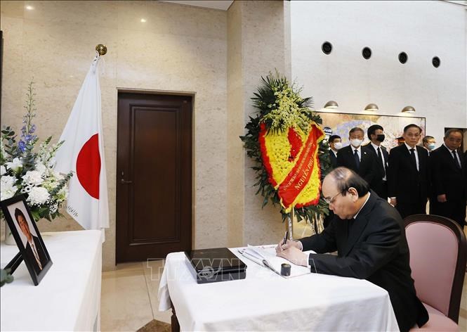 Chủ tịch nước dự Lễ Quốc tang cố Thủ tướng Nhật Bản Abe Shinzo - Anh 1