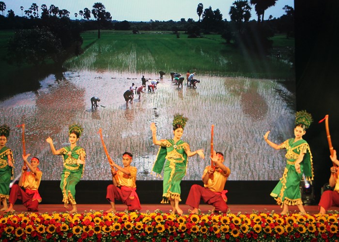 Nồng ấm đêm khai mạc “Tuần Văn hóa Campuchia tại Việt Nam” - Anh 8