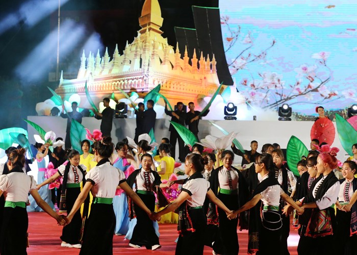 Tăng cường tình đoàn kết hữu nghị đặc biệt, tôn vinh bản sắc văn hoá dân tộc Việt - Lào - Anh 11