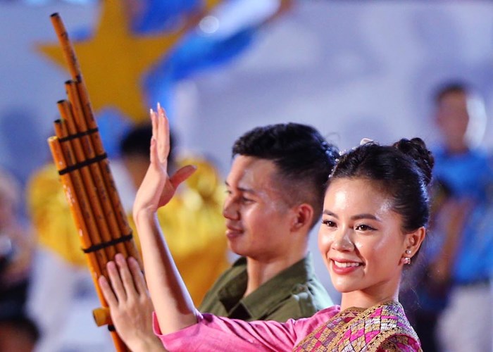Tăng cường tình đoàn kết hữu nghị đặc biệt, tôn vinh bản sắc văn hoá dân tộc Việt - Lào - Anh 9