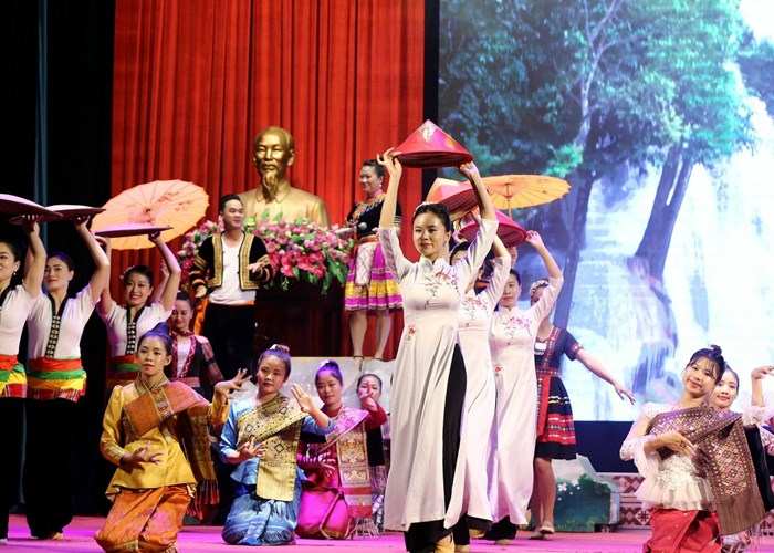 Ấn tượng Liên hoan nghệ thuật quần chúng các dân tộc vùng biên giới Việt – Lào - Anh 7