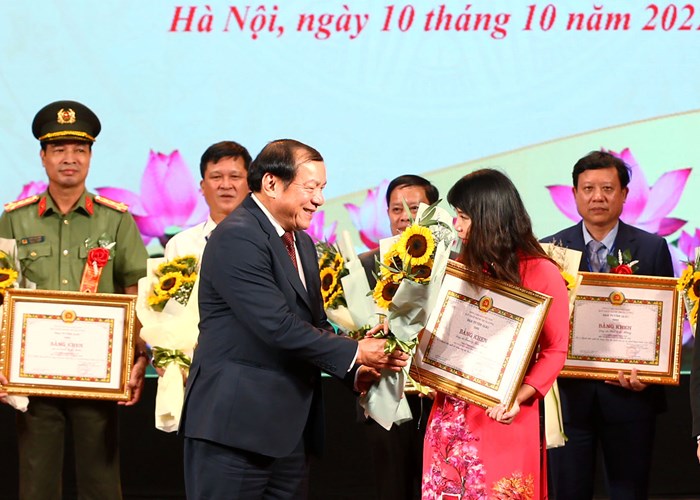 Kỷ niệm 70 năm Ngày truyền thống ngành Xuất bản, In và Phát hành Sách Việt Nam - Anh 5