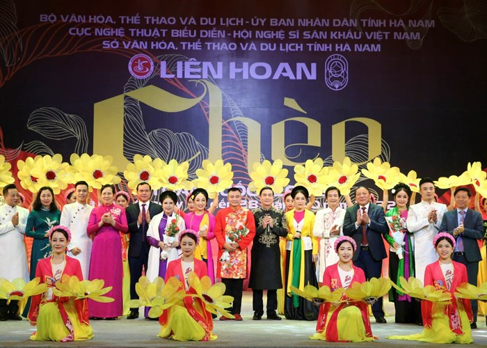 Bộ trưởng Nguyễn Văn Hùng: Việc tổ chức Liên hoan Chèo toàn quốc là minh chứng cụ thể triển khai Nghị quyết của Đảng về chấn hưng và phát triển văn hoá, con người VN - Anh 4