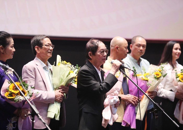Công chiếu “Hoa nhài” tại HANIFF VI, đạo diễn Đặng Nhật Minh: “Cảm ơn Hà Nội, người Hà Nội đã truyền cảm hứng cho tôi” - Anh 3