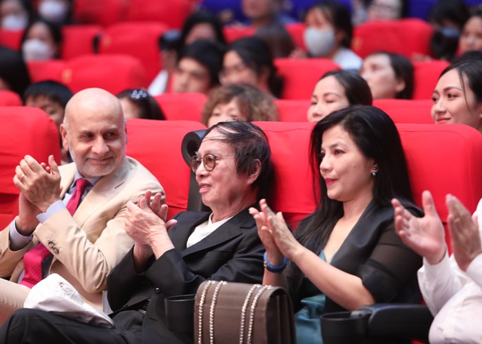 Công chiếu “Hoa nhài” tại HANIFF VI, đạo diễn Đặng Nhật Minh: “Cảm ơn Hà Nội, người Hà Nội đã truyền cảm hứng cho tôi” - Anh 5