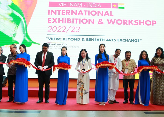 Triển lãm sáng tác mỹ thuật quốc tế  Việt Nam - Ấn Độ 2022 - Anh 1