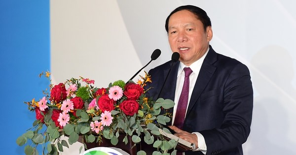Bộ trưởng Nguyễn Văn Hùng gửi Thư chúc mừng Ngày Nhà giáo Việt Nam - Anh 1