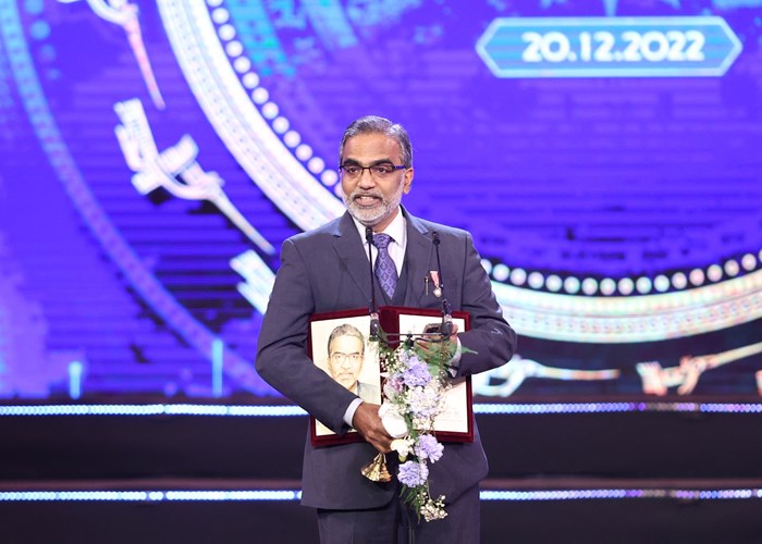 Chủ tịch Quốc hội Vương Đình Huệ dự Lễ trao giải thưởng VinFuture - Anh 3