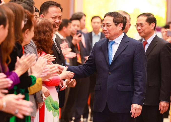 Thủ tướng: Tăng cường quảng bá truyền thống văn hoá, lịch sử, thu hút ngày càng nhiều du khách quốc tế để mang thế giới đến gần hơn với  Việt Nam - Anh 1