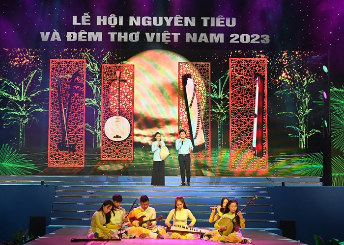 Lễ hội Nguyên tiêu và Đêm thơ Việt Nam “Gieo vần yêu thương - Sức sống ngày mới” - Anh 1