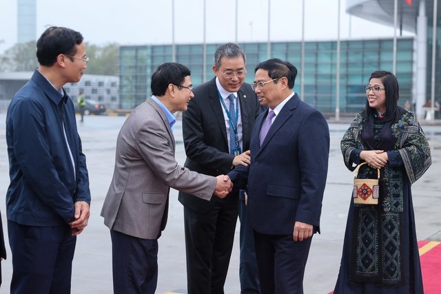 Thủ tướng lên đường thăm chính thức Cộng hòa Singapore và Brunei Darussalam - Anh 3