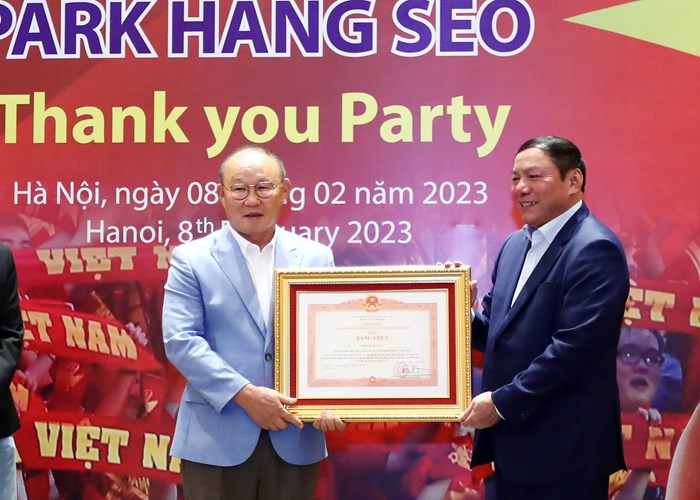 Bộ trưởng Nguyễn Văn Hùng:  Những kinh nghiệm của HLV Park Hang – seo sẽ được kế thừa trong công tác đào tạo - Anh 2