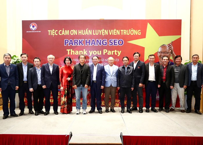 Bộ trưởng Nguyễn Văn Hùng:  Những kinh nghiệm của HLV Park Hang – seo sẽ được kế thừa trong công tác đào tạo - Anh 6