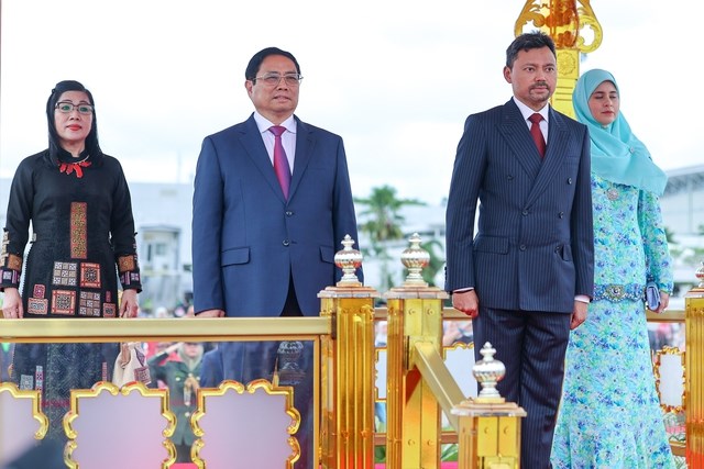 Thủ tướng Phạm Minh Chính bắt đầu chuyến thăm chính thức Brunei Darussalam - Anh 1