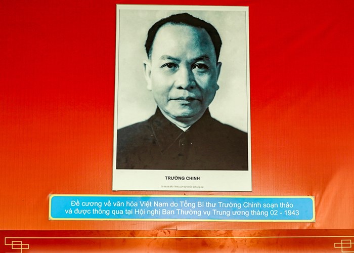 Cà Mau: Triển lãm, giới thiệu sách chuyên đề Kỷ niệm 80 năm Đề cương về văn hóa Việt Nam - Anh 2