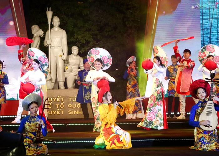 Hà Nội: Ấn tượng chương trình kỷ niệm 80 năm Đề cương về văn hoá Việt Nam - Anh 7