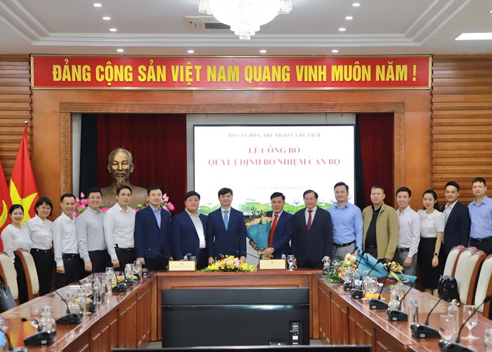 Ông Nguyễn Hữu Ngọc giữ chức Phó Chánh Văn phòng Bộ VHTTDL - Anh 2
