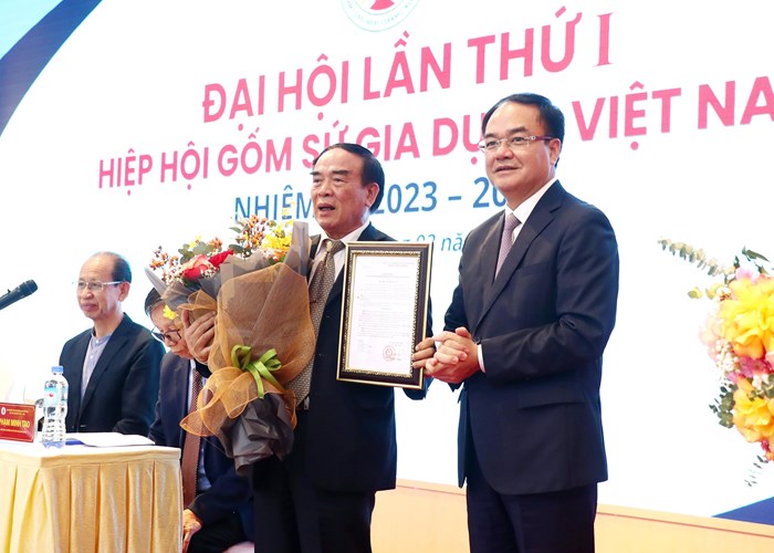 Hiệp hội Gốm sứ gia dụng Việt Nam lan toả bản sắc văn hoá Việt - Anh 2