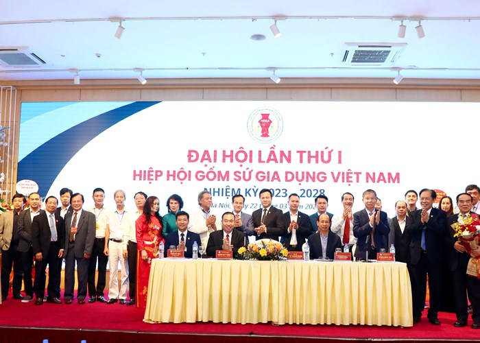 Hiệp hội Gốm sứ gia dụng Việt Nam lan toả bản sắc văn hoá Việt - Anh 1