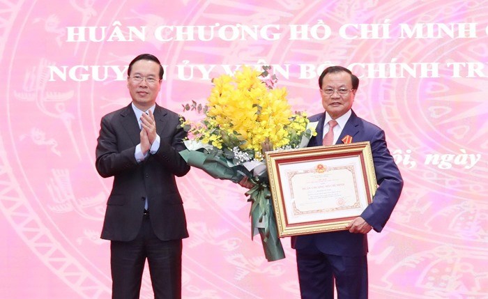 Chủ tịch nước trao Huân chương Hồ Chí Minh tặng ông Phạm Quang Nghị - Anh 1