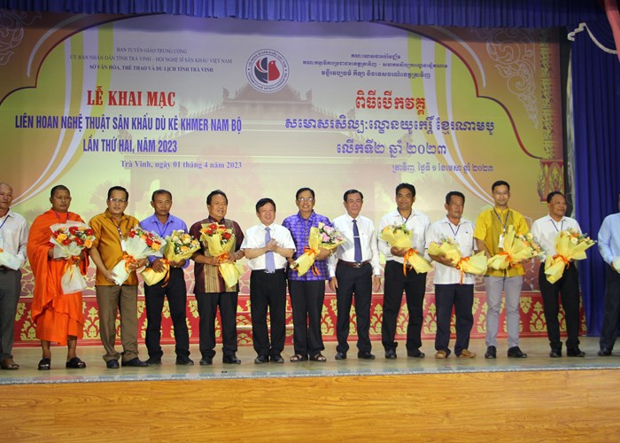 Khai mạc Liên hoan Nghệ thuật sân khấu Dù kê Khmer Nam Bộ - Anh 2