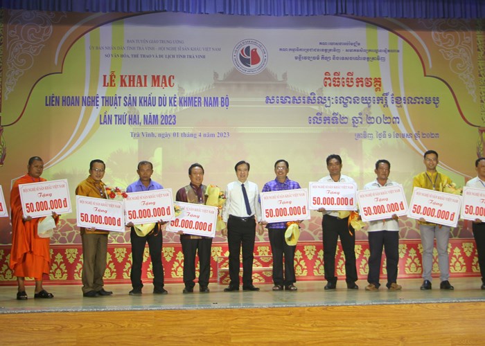 Khai mạc Liên hoan Nghệ thuật sân khấu Dù kê Khmer Nam Bộ - Anh 4