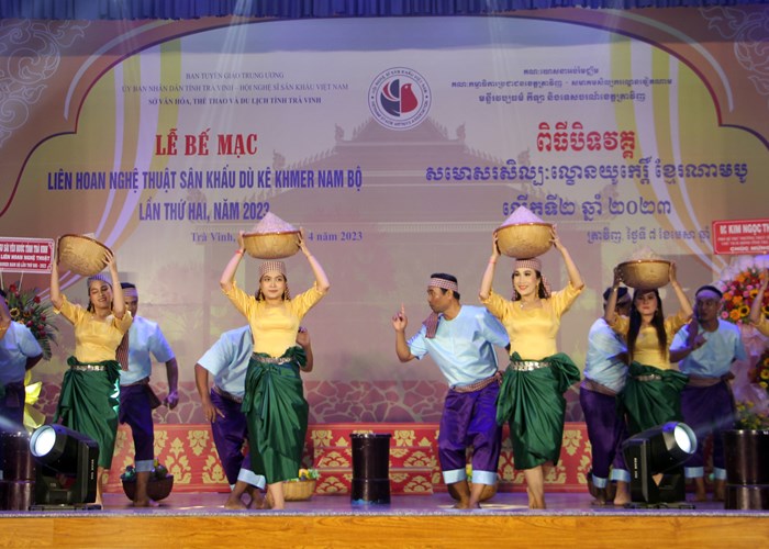 Nhà hát Cao Văn Lầu đoạt giải Vàng Liên hoan Nghệ thuật sân khấu Dù kê Khmer Nam Bộ - Anh 1