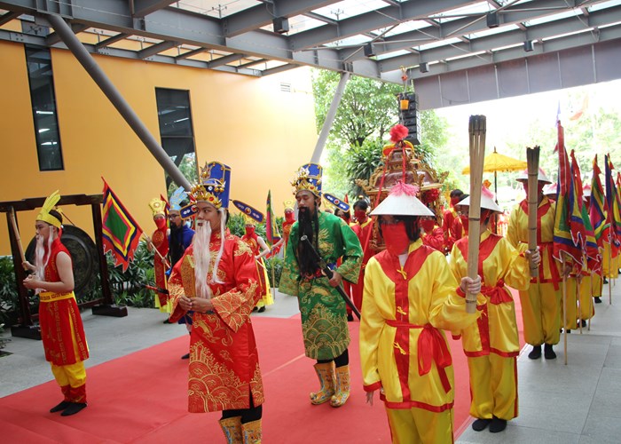 Trường ĐH Văn Lang tổ chức Lễ Giỗ Tổ Hùng Vương - Anh 1