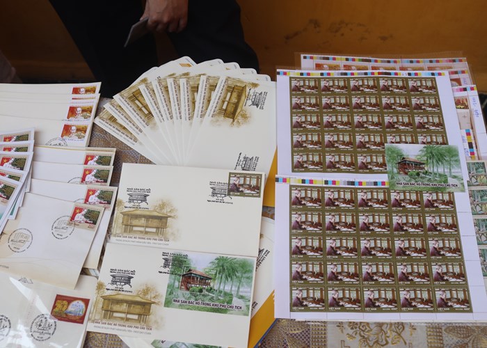 Phát hành đặc biệt bộ tem bưu chính “Nhà sàn Bác Hồ trong khu Phủ Chủ tịch” - Anh 4