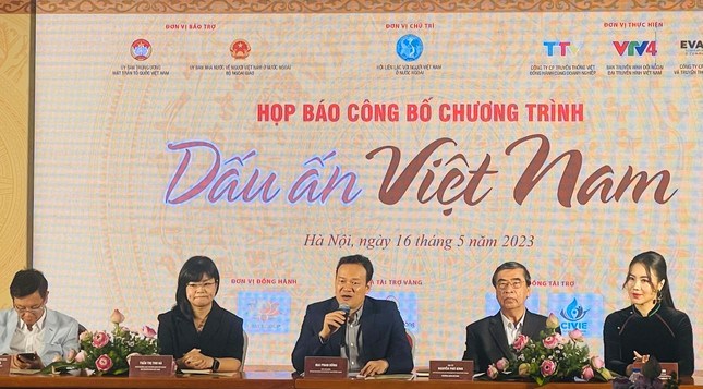 Chương trình ‘Dấu ấn Việt Nam’ tôn vinh ngôn ngữ và văn hóa Việt - Anh 1