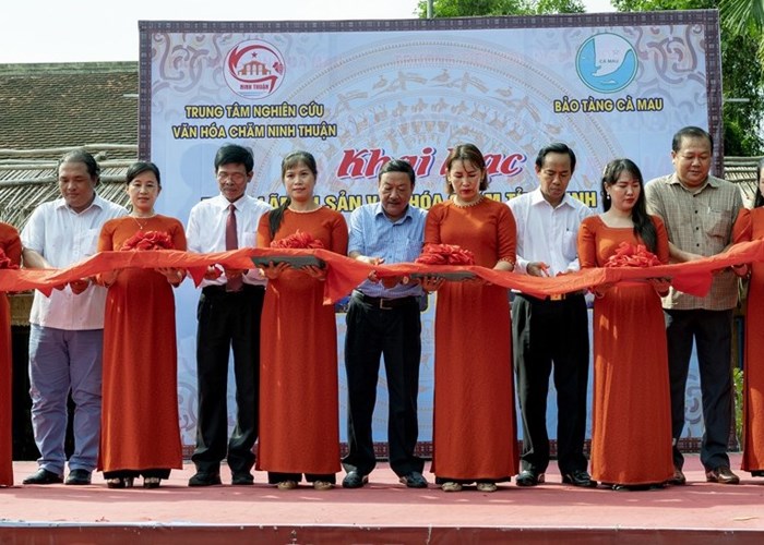 Trưng bày di sản văn hóa Chăm Ninh Thuận tại Cà Mau - Anh 1