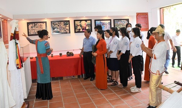 Trưng bày di sản văn hóa Chăm Ninh Thuận tại Cà Mau - Anh 2